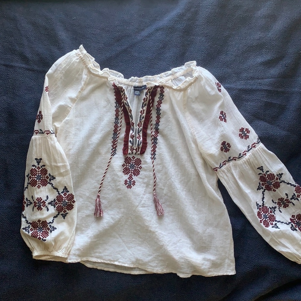 Flowy embroidered blouse!